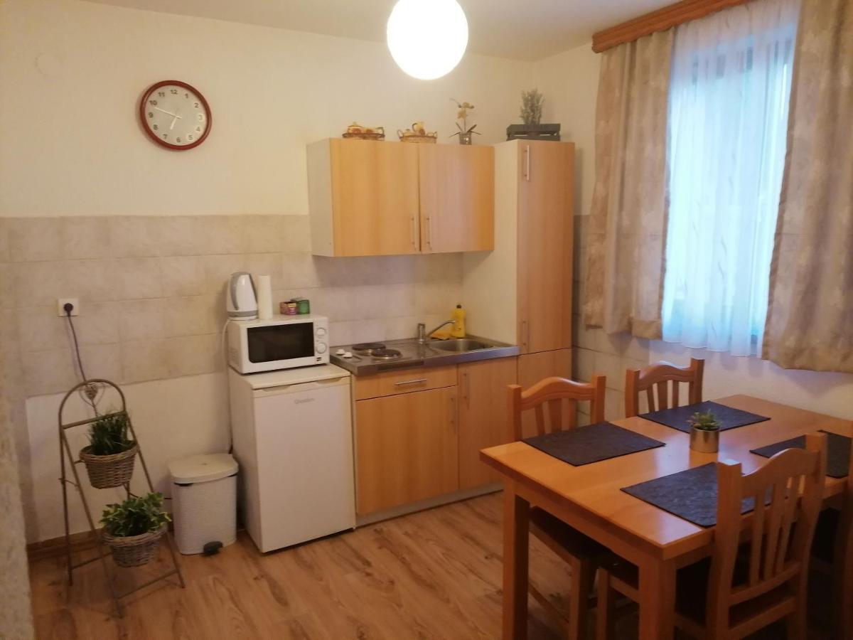 Apartment And Rooms Nevenka 폴자냑 외부 사진